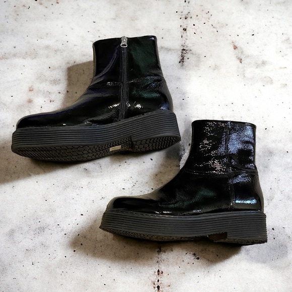 L'INTERVALLE Shoes - L’Intervalle platform patent leather ankle boots black